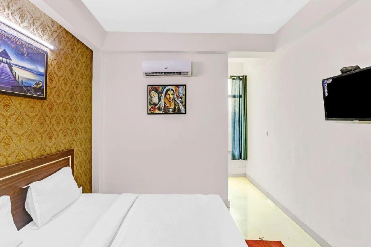 Hotel Noida Continental Экстерьер фото