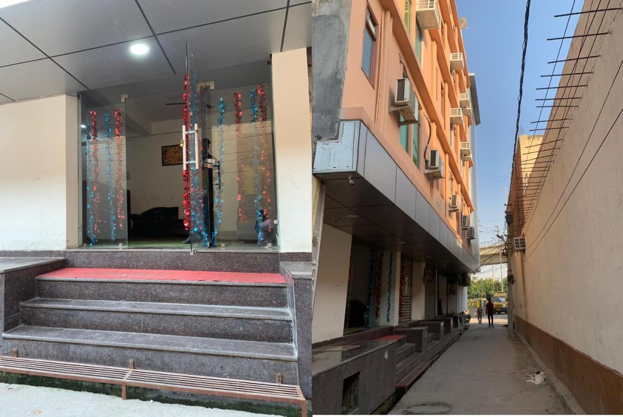 Hotel Noida Continental Экстерьер фото