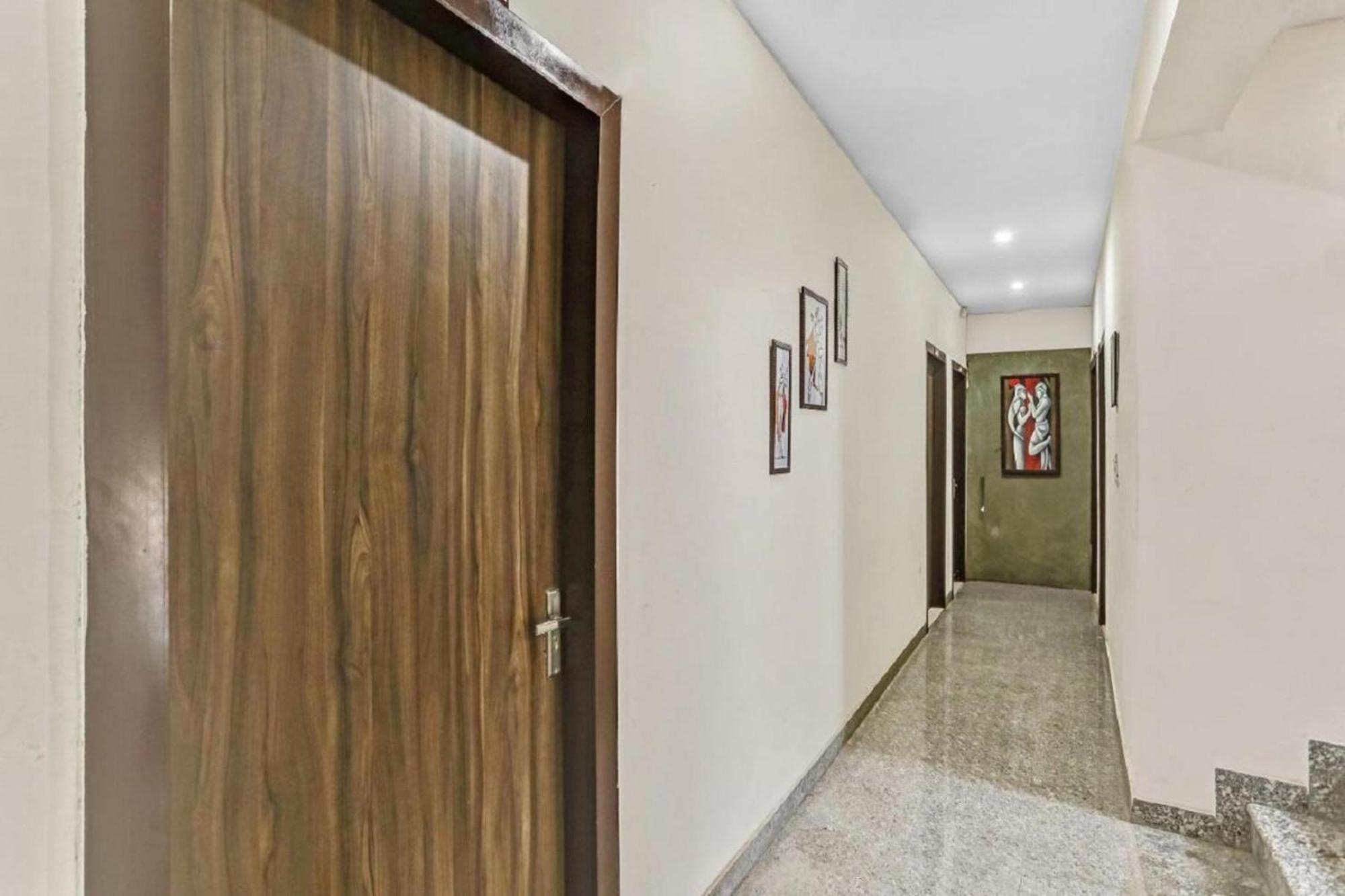 Hotel Noida Continental Экстерьер фото