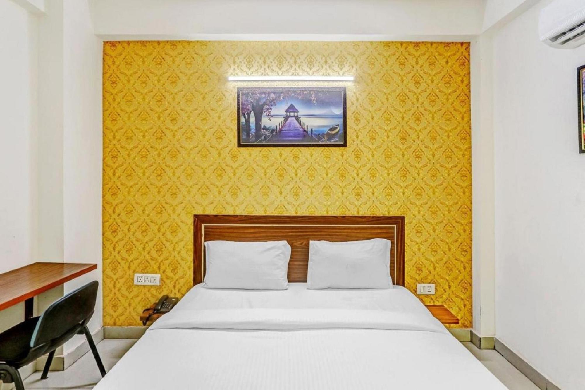 Hotel Noida Continental Экстерьер фото