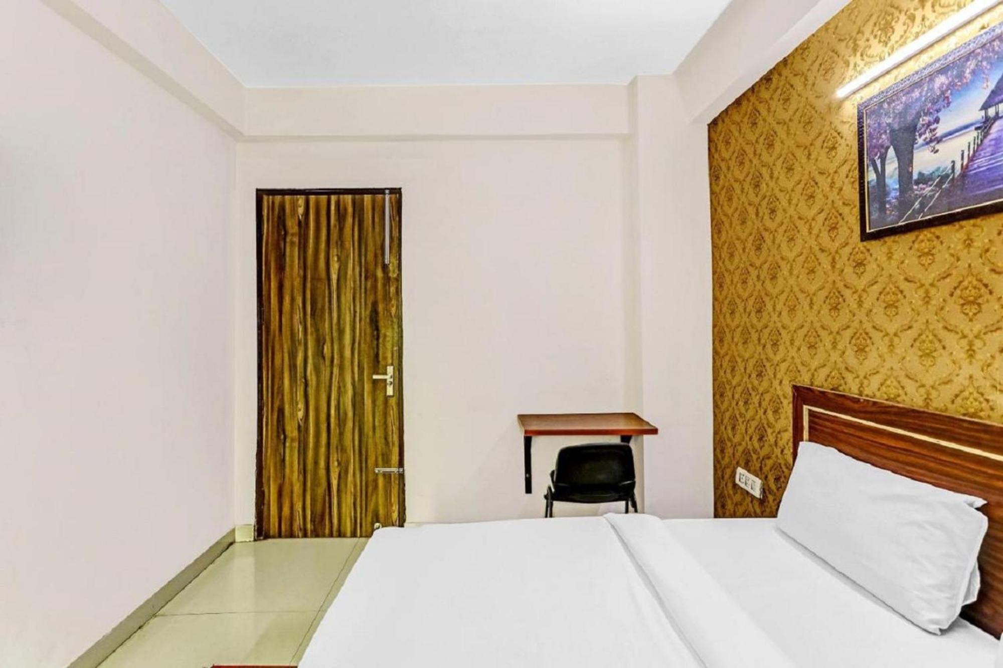 Hotel Noida Continental Экстерьер фото